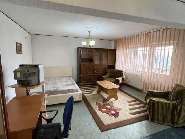 Garsoniera de inchiriat, 40 mp – zona Lupeni