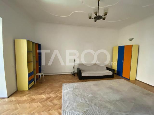 Garsoniera de inchiriat 42mpu mobilata utilata zona Centrul Istoric