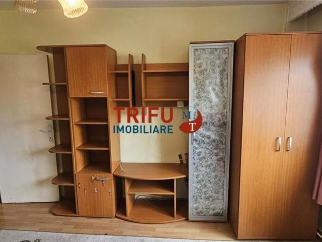 Garsoniera de inchiriat Cetate !