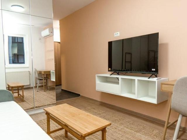 Garsoniera de inchiriat –Dotari: TV lux