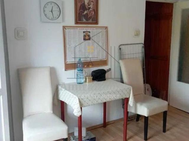 Garsoniera de inchiriat etaj 2 zona str Tasnad