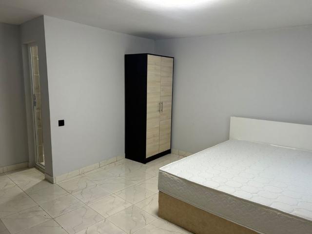 Garsoniera de inchiriat in zona Aparatorii Patriei