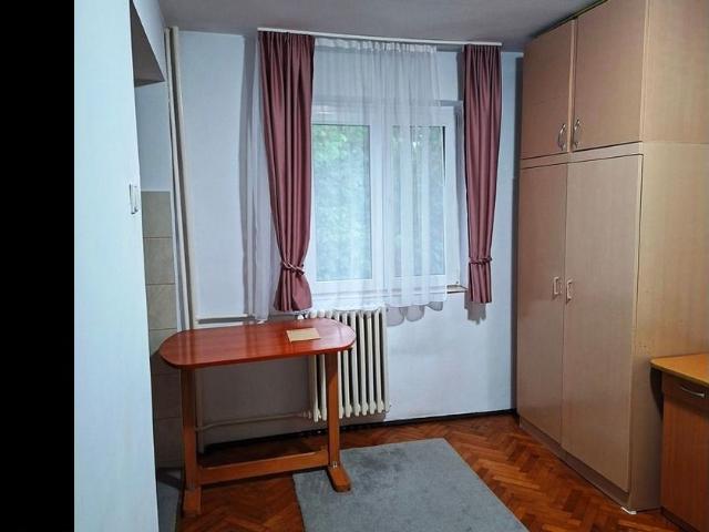 GARSONIERA DE INCHIRIAT IN CANTEMIR, 5 MIN PANA LA PALACE