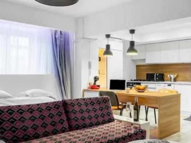 GARSONIERA DE INCHIRIAT NERVA TRAIAN/ RENOVATA