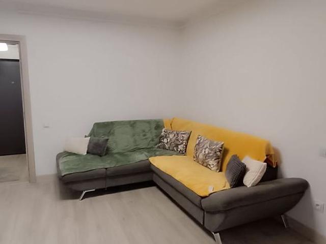 Garsoniera de închiriat + o camera de 18 mp, utilată si mobilata