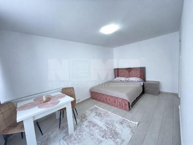Garsoniera de Inchiriat | Renovata Complet | Etaj 3 | Radauti