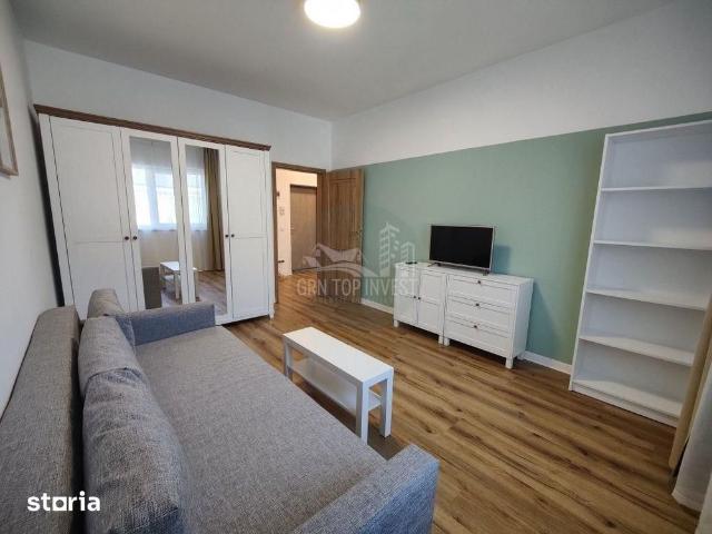Garsoniera de lux balcon boxa parcare zona Brana