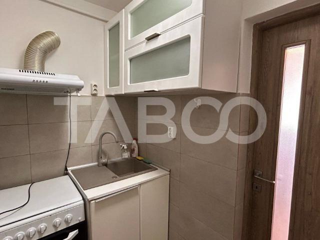 Garsoniera de vanzare etaj 1 complet mobilata zona Compa Sibiu