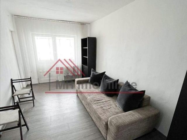Garsoniera, decomandată, 30 mp, balcon, Mărăști, zona Farmec