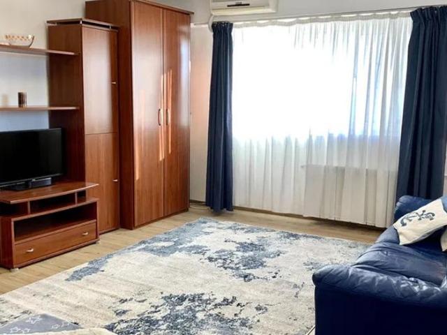 Garsoniera | Decomandata | Camera de Comert | Splaiul Unirii