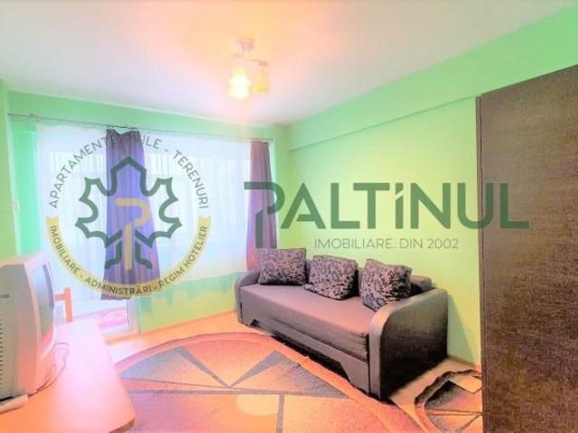 Garsoniera decomandata et. 3 cu balcon zona Mihai Viteazu bloc cu lift