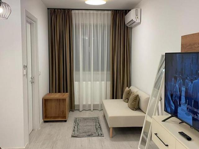 Garsoniera | Hils Brauner | Metrou