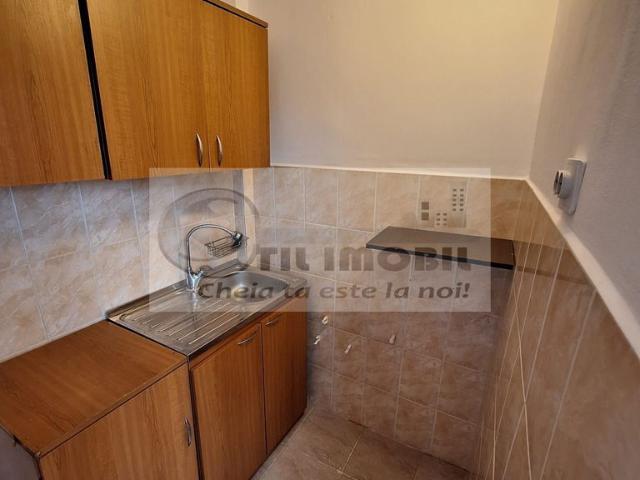 Garsoniera in Nicolina, str Bradului, 30 mp, etaj int 52000 euro