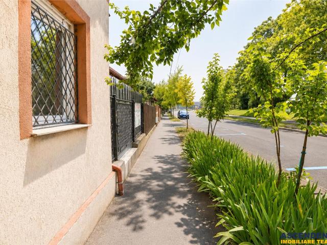 Garsoniera in vila, baie si bucatarie proprie, acces aproape independent, finisaje noi, investitie sau locuinta personala