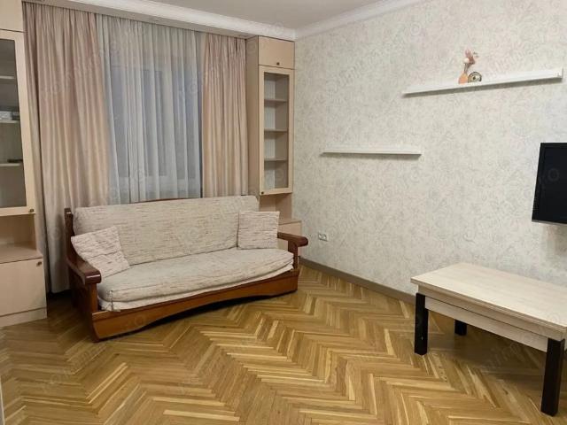 Garsoniera in zona Baba Novac
