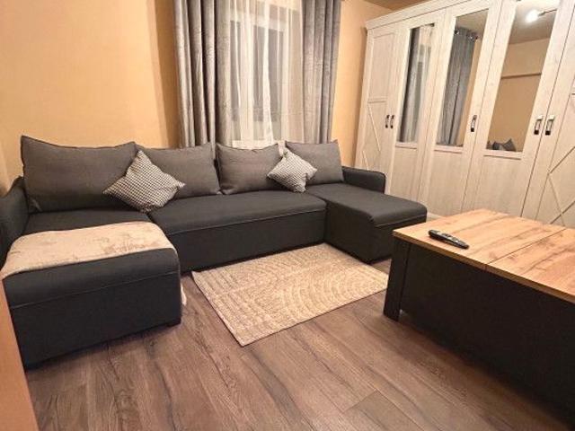 Garsoniera la casa zona Trei Stejari