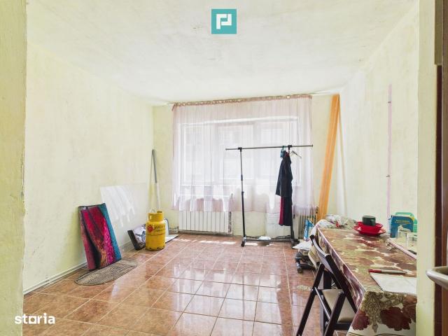 Garsoniera la parter zona UMT