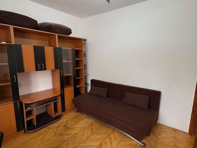 garsoniera la vila 20 mp copou spitalul iro 220 euro