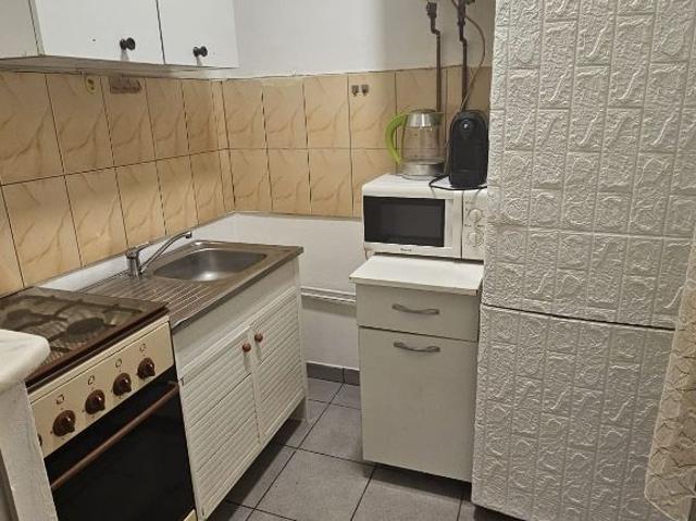 Garsoniera pe Vlad Tepes, parter, izolata interior si exterior