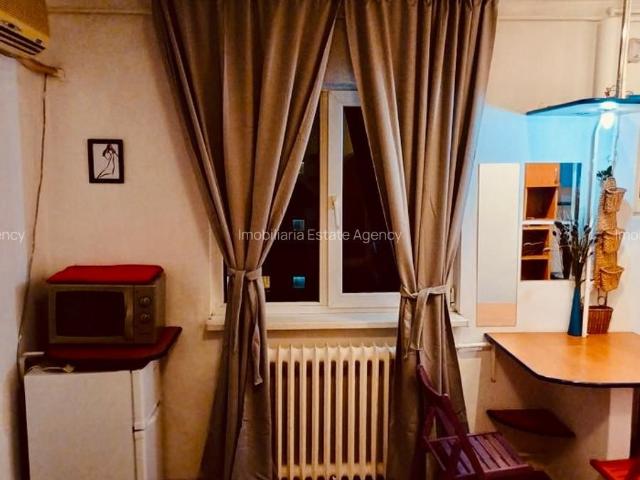 Garsoniera Piața Alba Iulia, mobilată si utilată complet, curată, libera