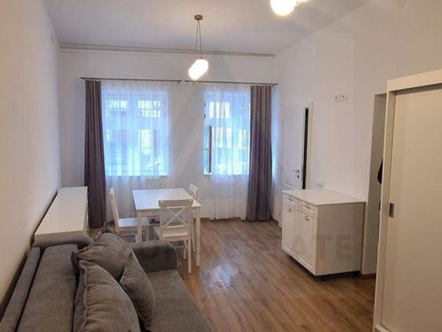 Garsoniera renovata complet 30 mp utili in zona Central
