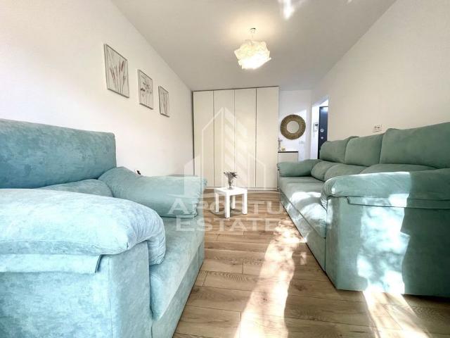 Garsoniera renovata, la prima inchiriere, etajul 1, zona.