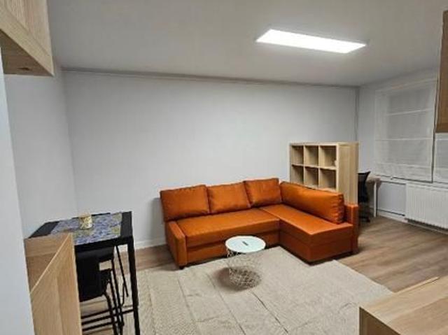 Garsoniera renovata recent