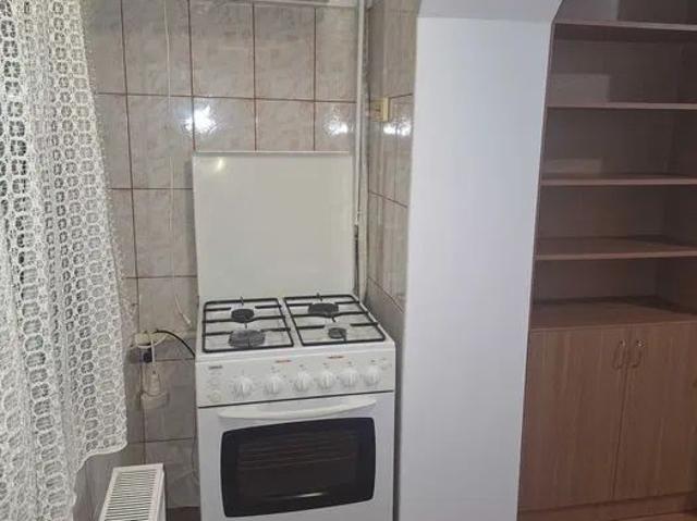 Garsoniera renovata 25 mp Gara 330 euro