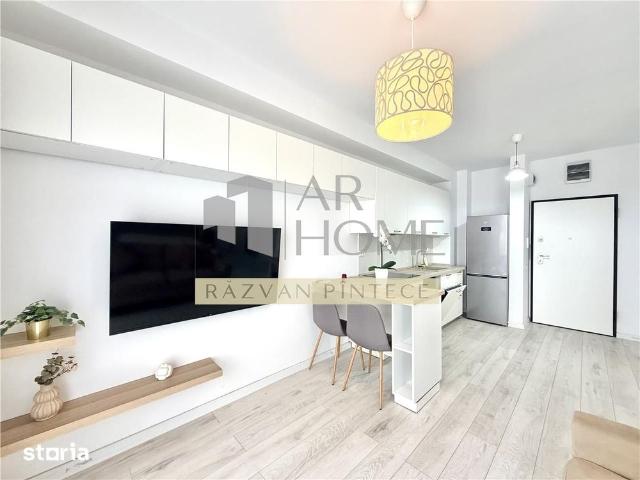 Garsoniera spatioasa, de lux, parcare, zona Vest Ploiesti