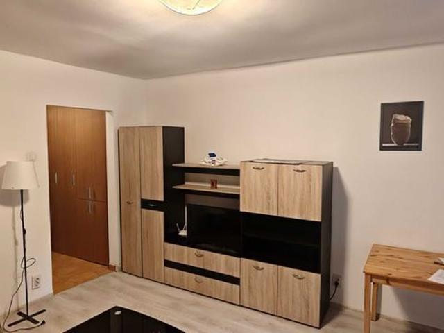 Garsoniera Titan Metrou Netflix, Disney, SkyShowtime inclus