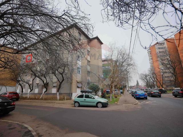 Garsoniera vanzare in bloc de garsoniere Bihor, Oradea, Decebal vezi locația pe hartă