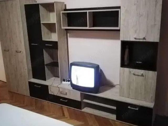 Garsoniera zona 13 Septemrbie