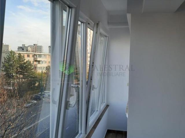 Garsoniera zona Judetean nemobilata,renovata,250 Euro neg