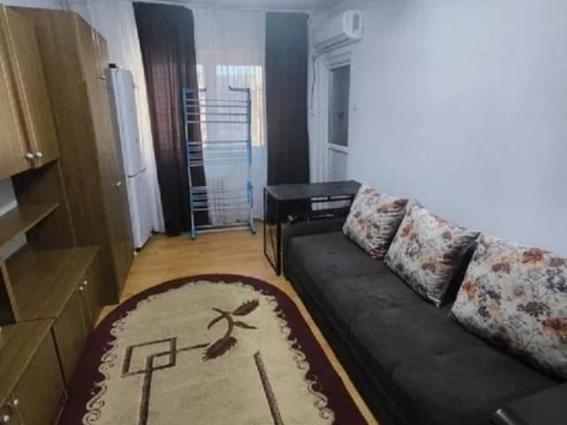 Garsoniera zona Mircea cel Batran