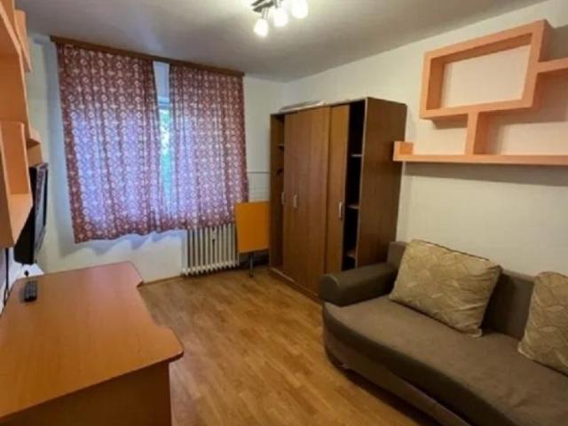 Garsoniera zona Podu Ros Tutora