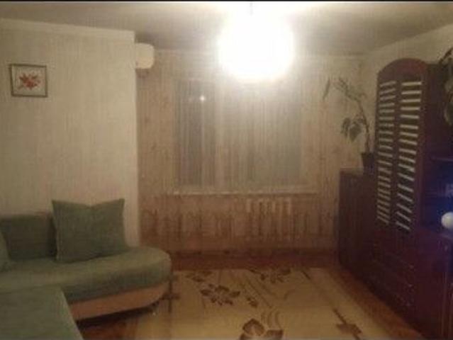Garsoniera zona Titan stradal pe bd. Camil Ressu