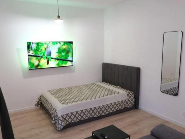 Garsoniera, 34 mp, centrala, balcon, curte proprie, Ghica Apartments