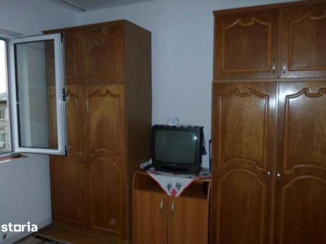 Garsoniera 3 camere de inchiriat in Ploiesti, langa UCECOM