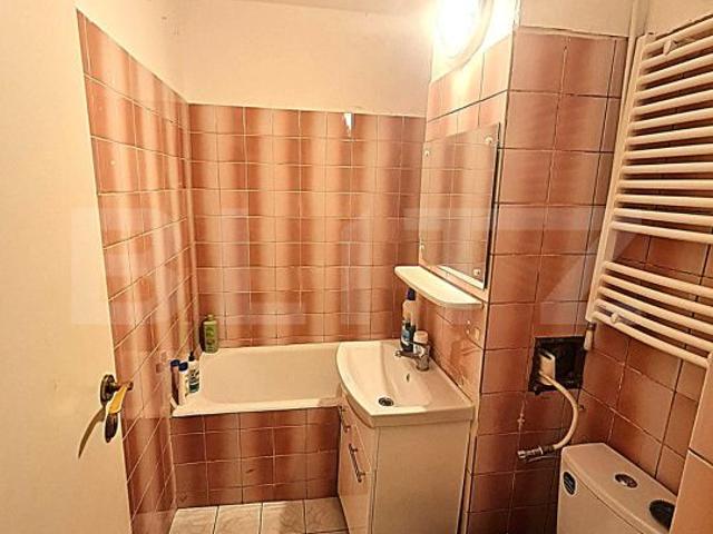 Garsoniera de vanzare, 46 mp, parter, zona Zamca