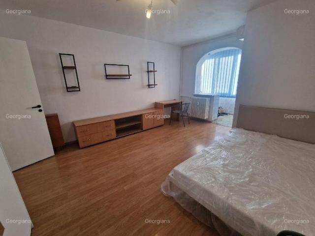 Garsoniera renovata, 5 min de metrou Titan, parc IOR si 2 min de Lidl si Mega