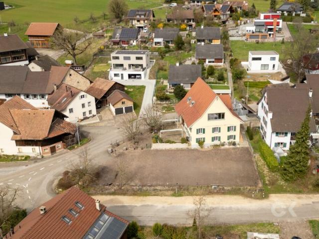 Gasthaus zum Rössli Historisches Gasthaus mit Gastronomie, Wohntrakt und Weinkeller