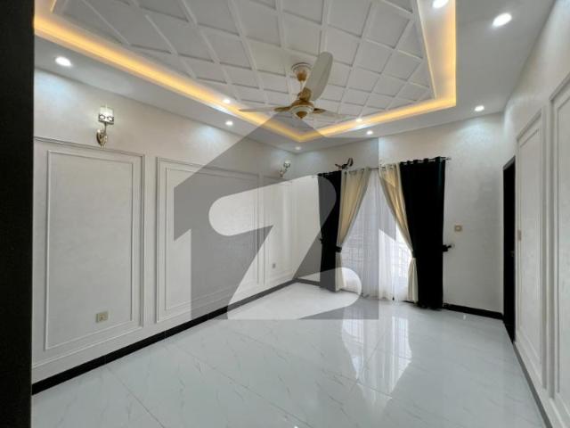 Gas Installed | Park Facing| 10kW Solar | 10 Marla Almost Brand New House for Sale in Lake City Lahore Lake City Sector M 2A