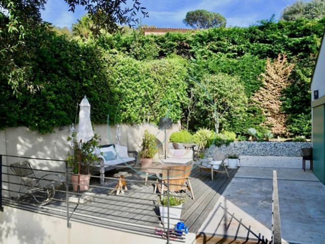 GASSIN Villa contemporaine avec piscine et vue dégagée au coeur du Golfe de Saint Tropez