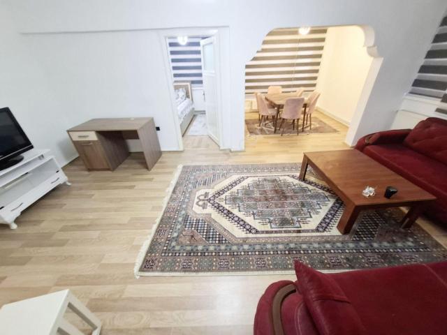 Gata & Şehir Has. Yakını 2+1 Lüx Eşyalı Bahçe Katı Mantolamalı