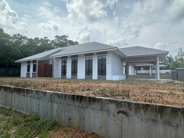 Gate Guard Big Land 1 Sty Bungalow Ayer Keroh Near MITC Toll