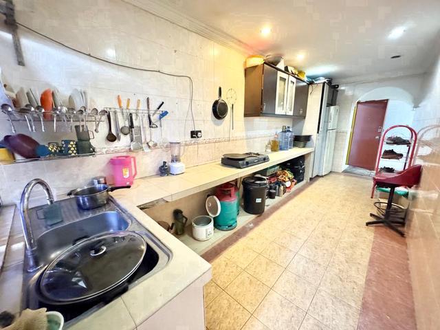 Gated Walkup Seri Taming Shop Apartment 3room 2bath Cheras
