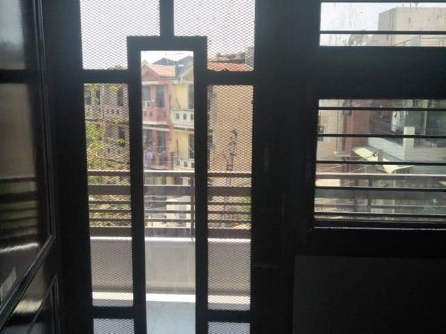 Gated Community Mayfield Garden Block N SectoR 51 2 Bedroom 200 Sq. Yd. Builder Floor in Sector 51 Gurgaon Listing ID: #10322