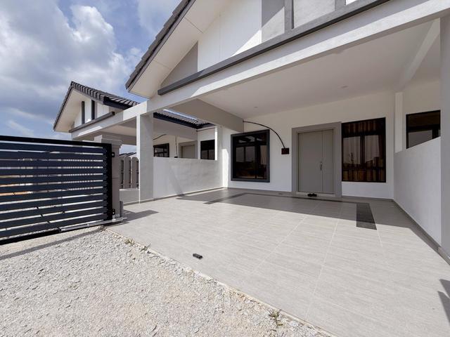 Gated Guard Full Loan Freehold 4B2B Single Storey 22x70 Jasin Mydin