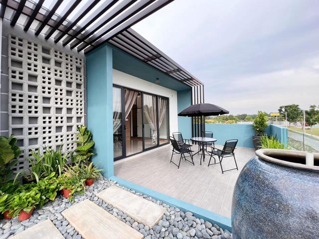 Gated Guard Swimming Pool Ready Unit 2 Storey 22x70sqft Ayer Keroh