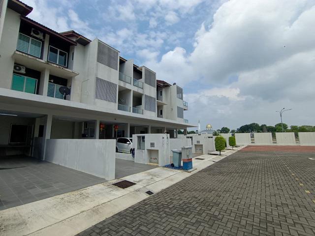 Gated Guarded Duplex Townhouse At Raintree 2 Spg Ampat For Sales